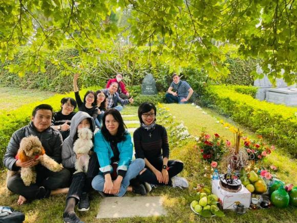 Người thân viếng mộ Trần Lập đúng dịp sinh nhật cố nhạc sĩ-4