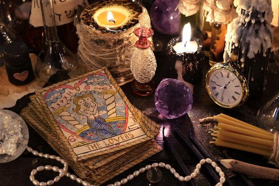 Bói bài Tarot thứ 4 ngày 15/12/2021: Chớ nhân nhượng với kẻ thứ ba