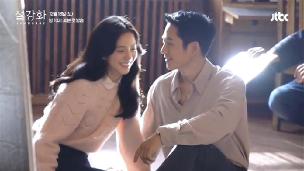 BLACKPINK Jisoo và Jung Hae In càng lúc càng tình bể bình hết nấc-4