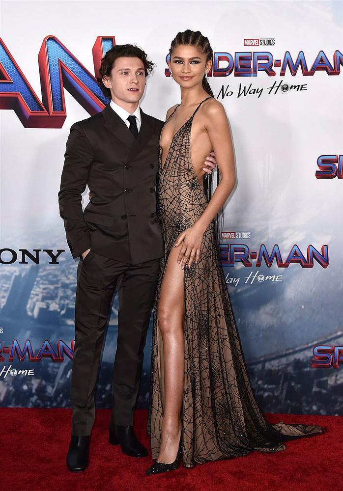 Zendaya hóa yêu tinh nhện dự họp báo Spider-Man-2