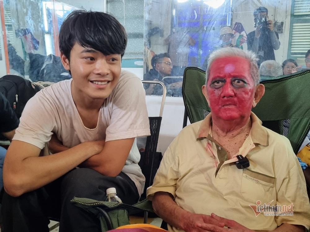 Nghệ sĩ Mạc Can diễn như lên đồng trên phim trường kinh dị-1