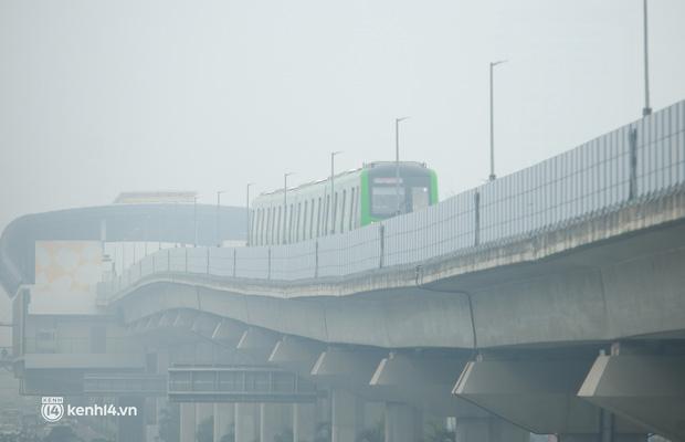 Những ngày qua, chỉ số ô nhiễm tại nhiều trạm quan trắc của Sở Tài nguyên & Môi trường Hà Nội thể hiện mức độ xấu đến rất xấu.