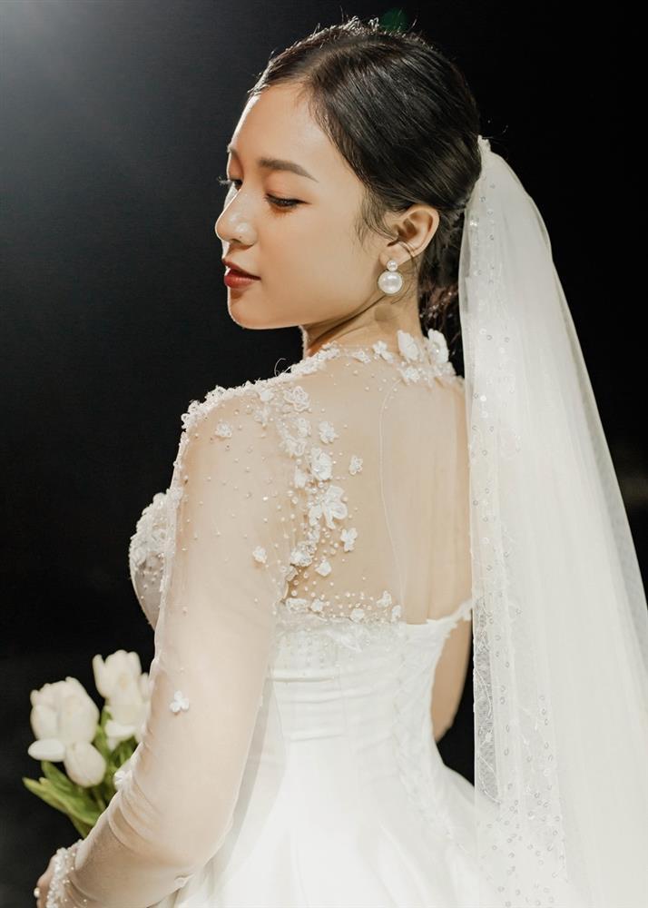 MC xinh đẹp VTV tung ảnh cưới với anh xã CEO-2