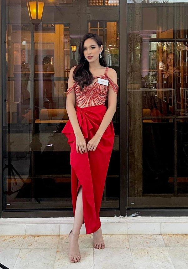 Đỗ Thị Hà đi thi Hoa hậu mà mặc đồ ngỡ luật sư?-8