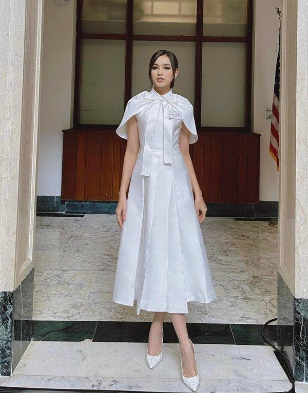 Đỗ Thị Hà đi thi Hoa hậu mà mặc đồ ngỡ luật sư?-1