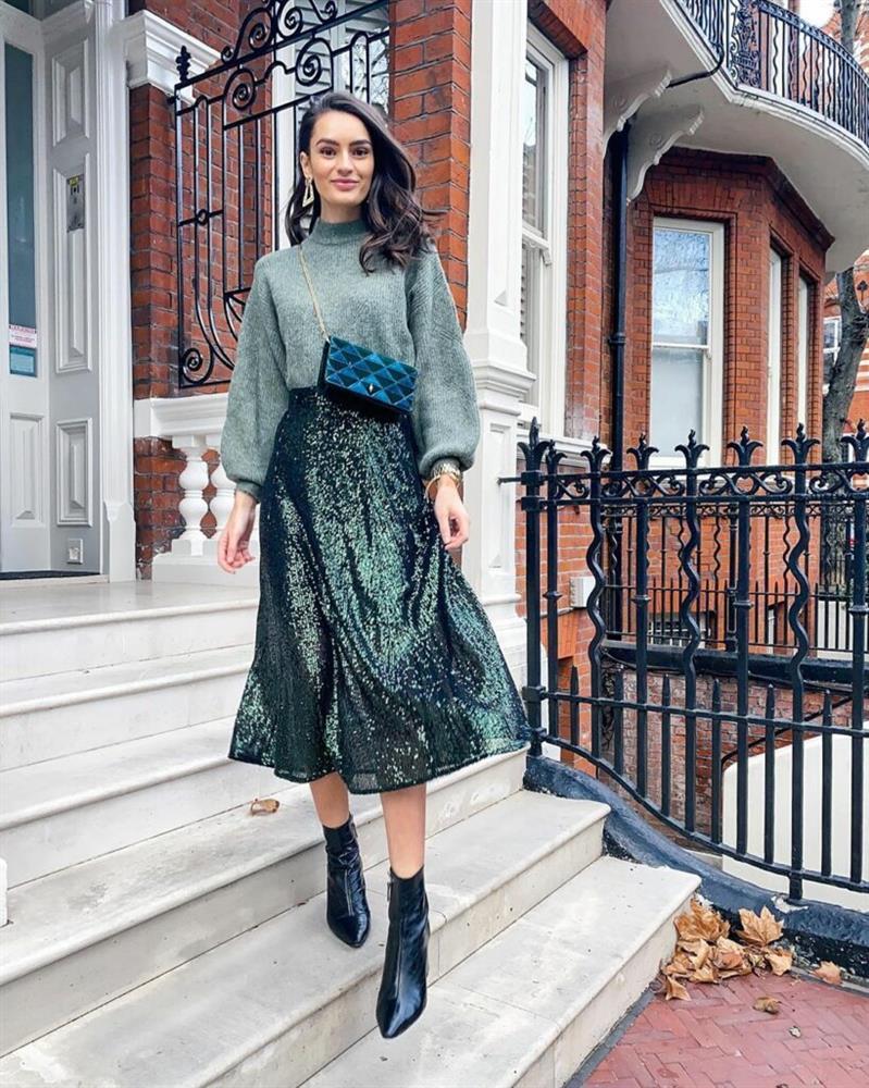 Lên đồ dự tiệc cuối năm cùng loạt chân váy sang chảnh-3