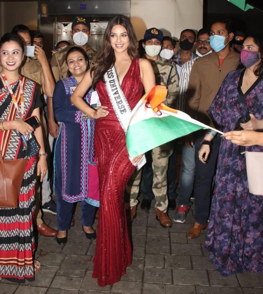 Tân Miss Universe về quê hương nhưng lèo tèo người đi đón?-5