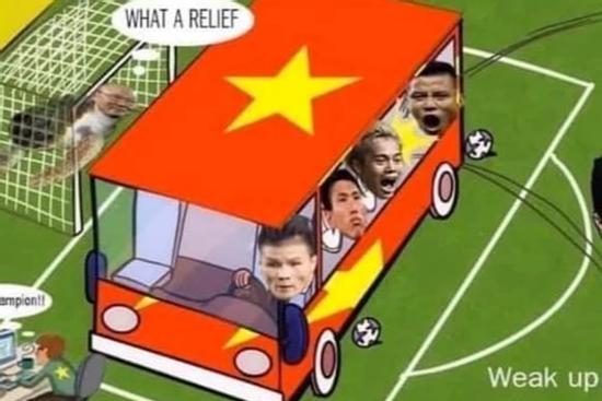 Indonesia 'tố' tuyển Việt Nam chặn xe bus trước khung thành