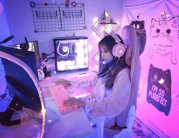 Nữ streamer khóc nức nở trên livestream vì lý do có 1-0-2-1