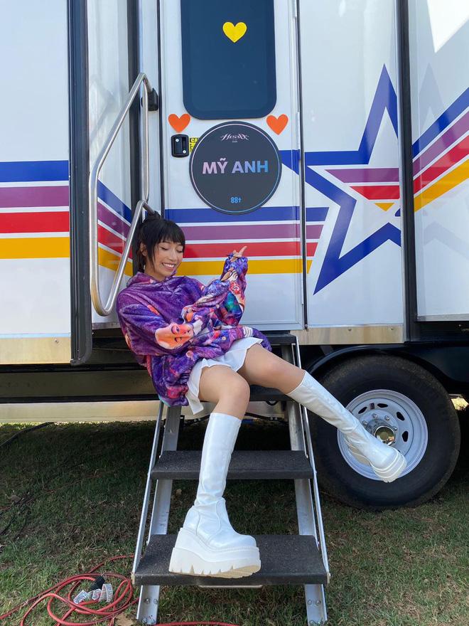 Con gái diva Mỹ Linh cực nghiện 1 item hack chiều cao từ m5 thành m7-2