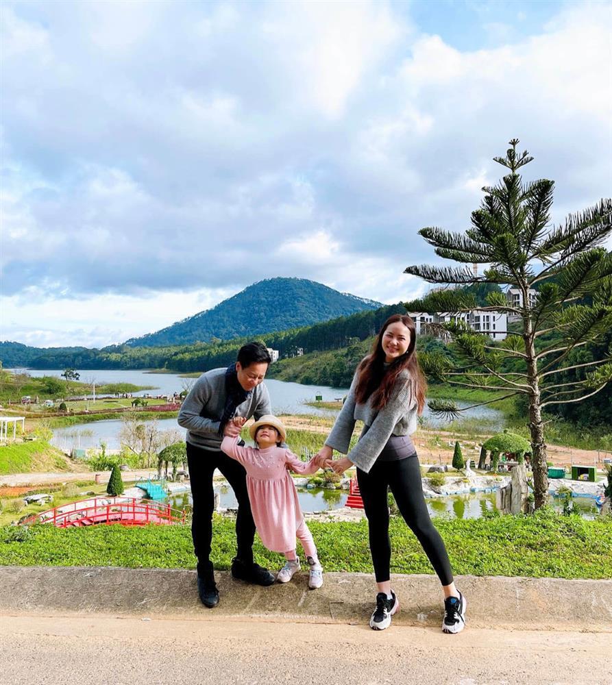 Phan Như Thảo giảm cân ngoạn mục, tự tin mặc đồ đôi với chồng đại gia-1