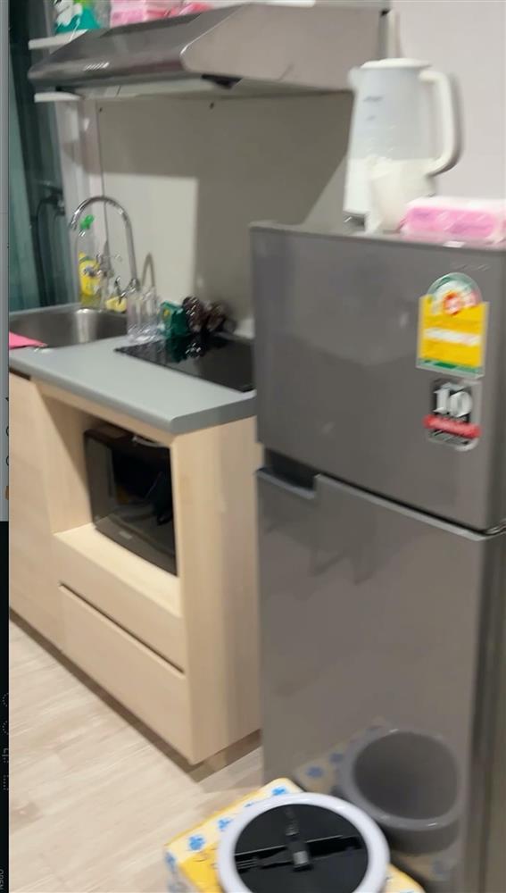 Cận cảnh căn hộ của Thùy Tiên ở Thái Lan, kệ dép tổ ong gây chú ý-5