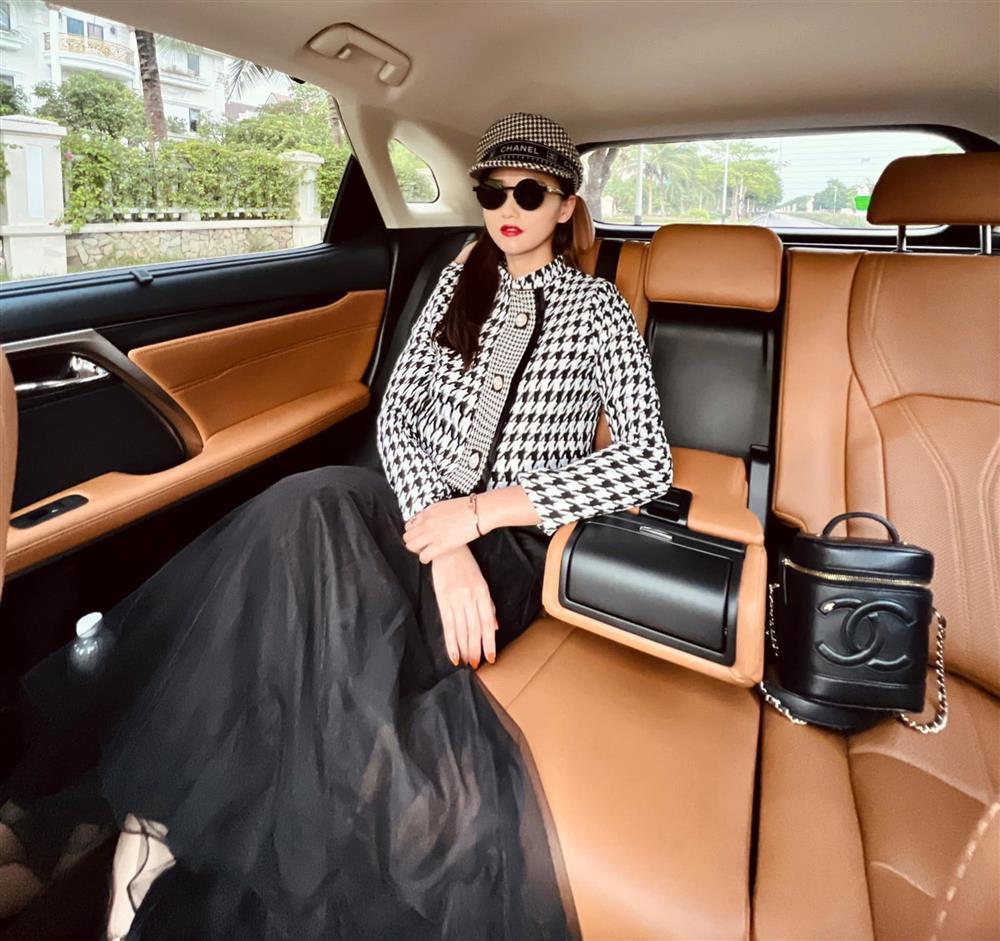 Sao Việt chanh sả với áo khoác dạ ngắn: Phương Oanh top 1-9