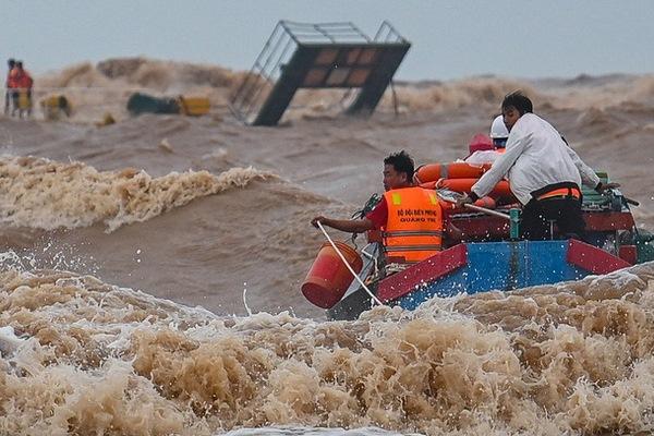 Bão số 9 mạnh cấp 14 trên Biển Đông-2