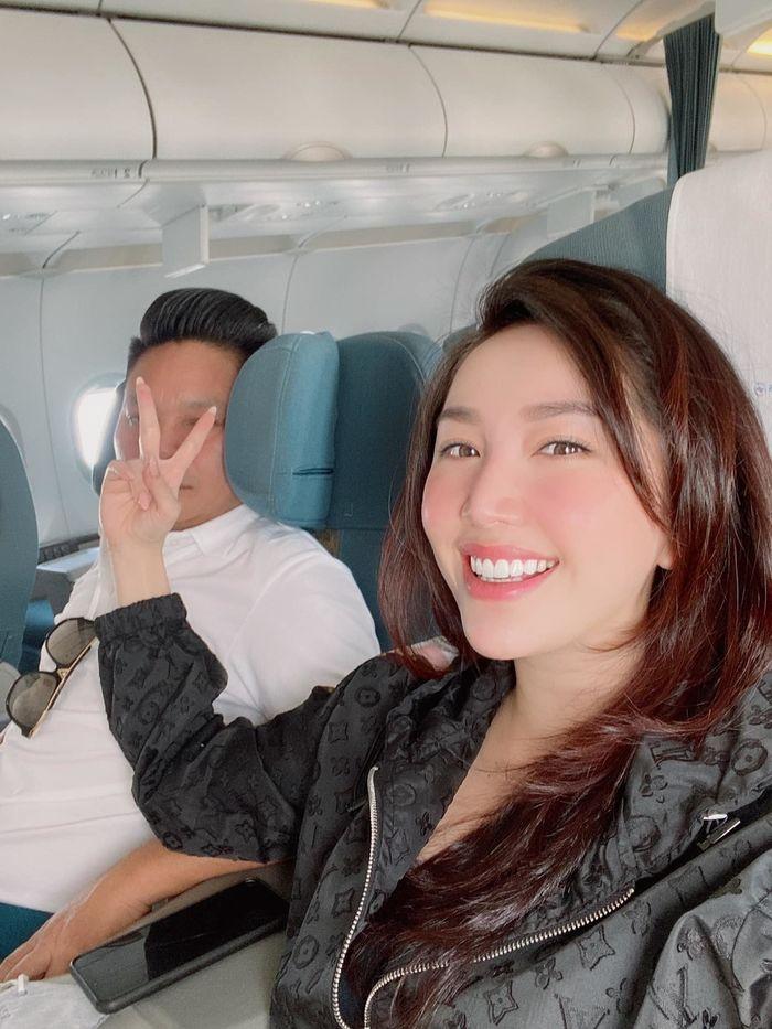 Bảo Thy lần đầu chụp cận body sau sinh, chồng đại gia làm phó nháy-1