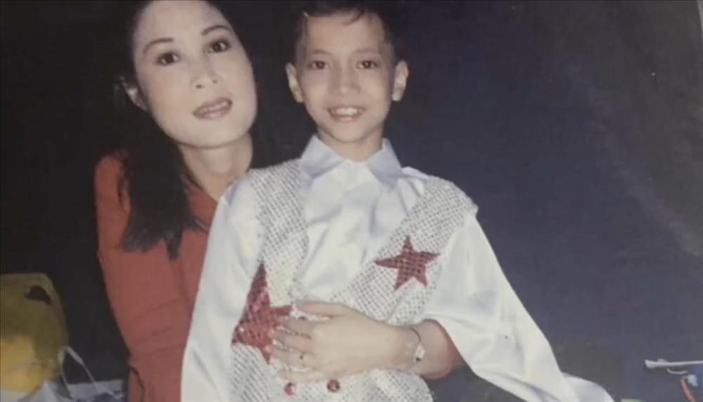 Cậu bé 10 tuổi múa phụ họa cho Đan Trường thay đổi ngoạn mục-2