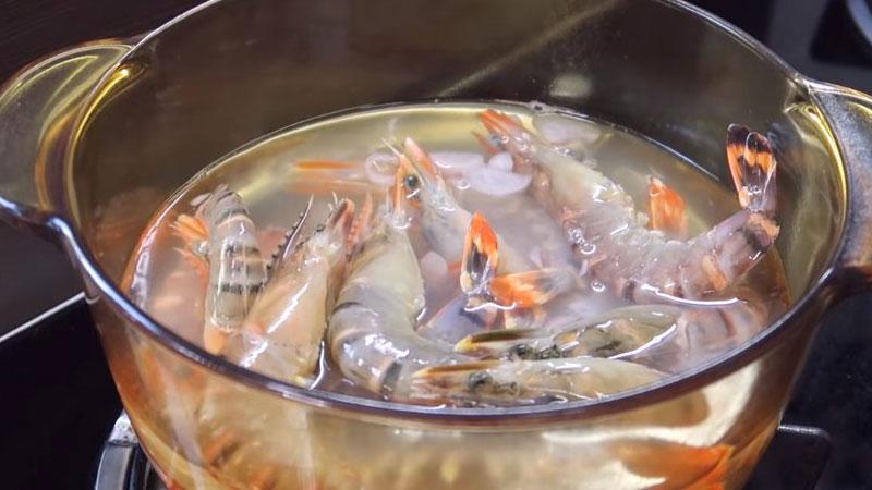 Luộc tôm thêm 2 thứ này đảm bảo hết tanh, thịt ngon hết sảy-2