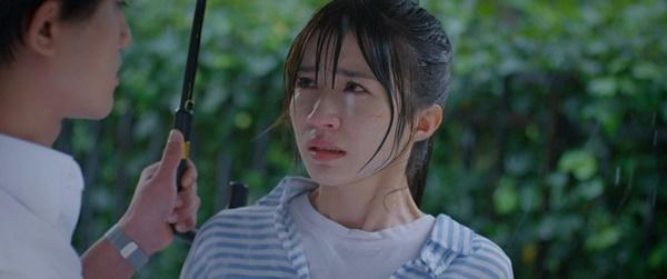 Thương Ngày Nắng Về: Ngọc Huyền run cầm cập ở cảnh ôm Doãn Quốc Đam dưới mưa-2
