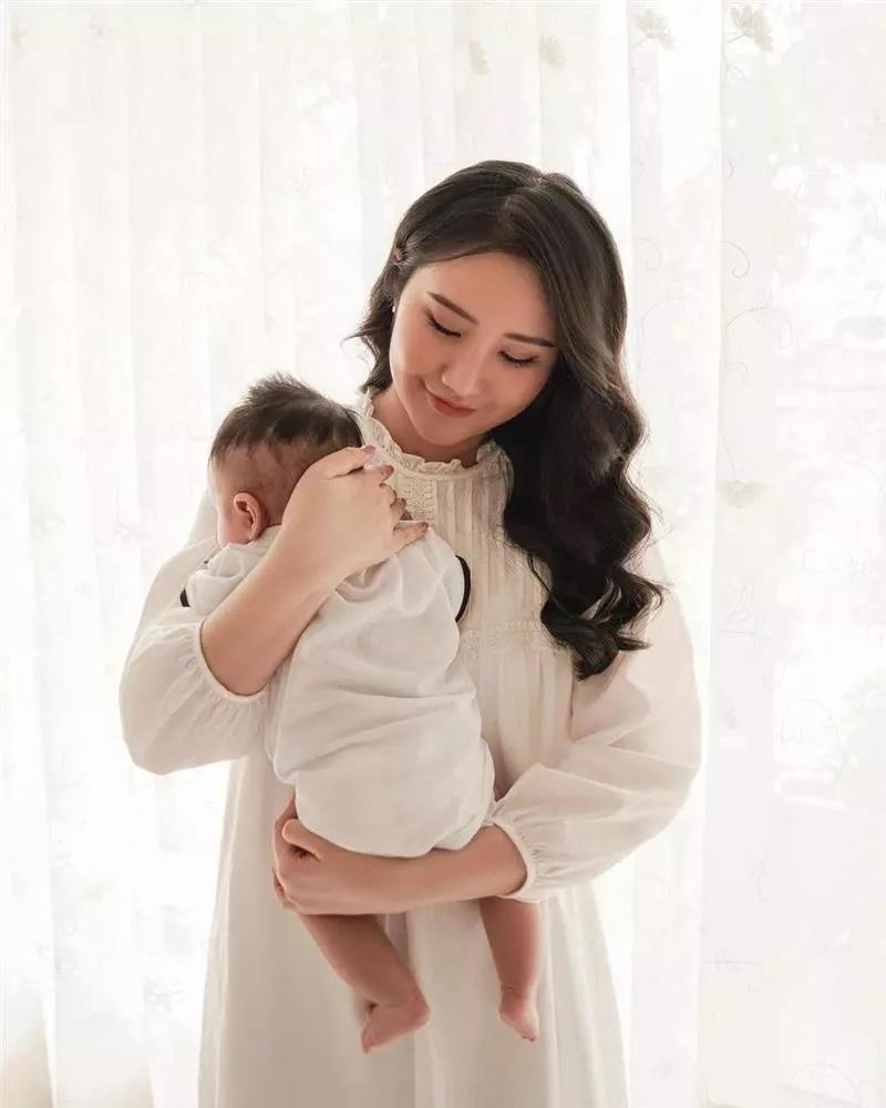 Thiếu gia Phan Thành lần đầu lộ diện cùng quý tử-3