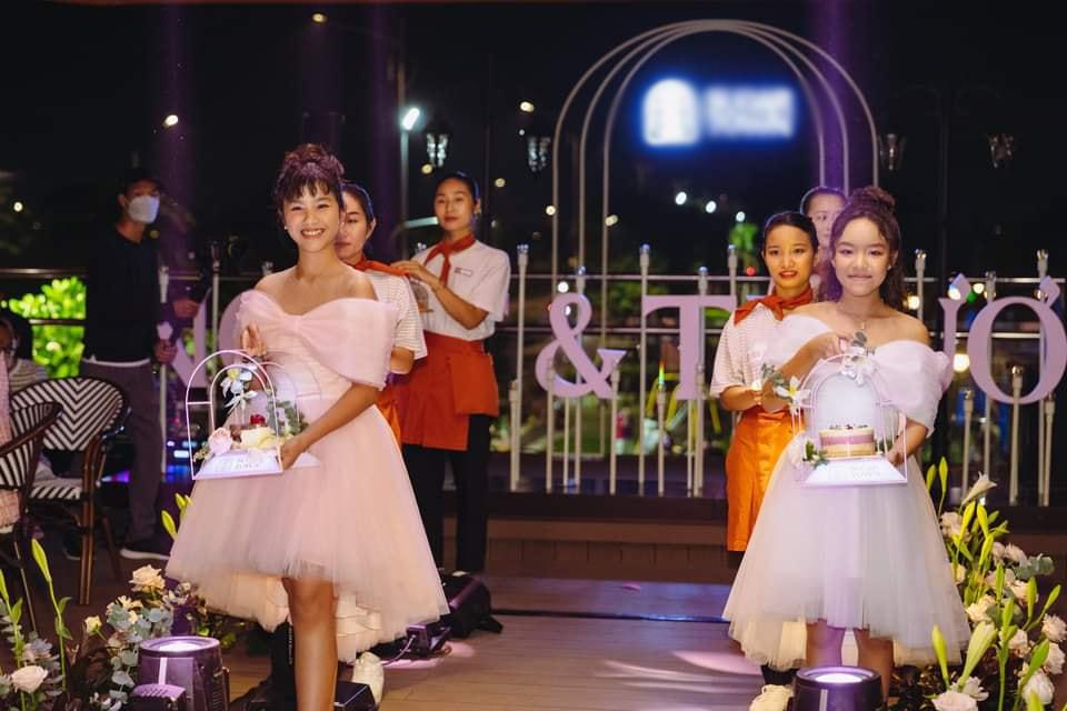 Việt Hương gây chú ý với bộ trang sức kim cương hoành tráng-2