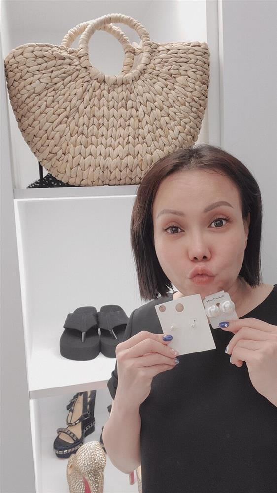 Việt Hương gây chú ý với bộ trang sức kim cương hoành tráng-10