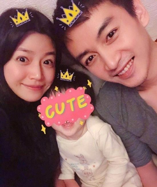 Vợ chia sẻ sau khi Trần Hiểu bị réo vụ Triệu Lệ Dĩnh ly hôn-2