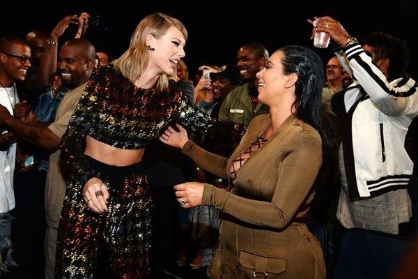 Kim Kardashian bất ngờ thú nhận thích nhạc của kẻ thù Taylor Swift-2