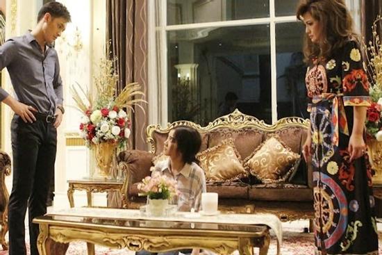 Cứ cãi nhau chồng lại chỉ mặt vợ: 'Mẹ chỉ có một, vợ là cái thá gì'