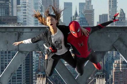 Mọt phim Hà Nội đua nhau 'phượt' về tỉnh lẻ xem 'Spider-Man'