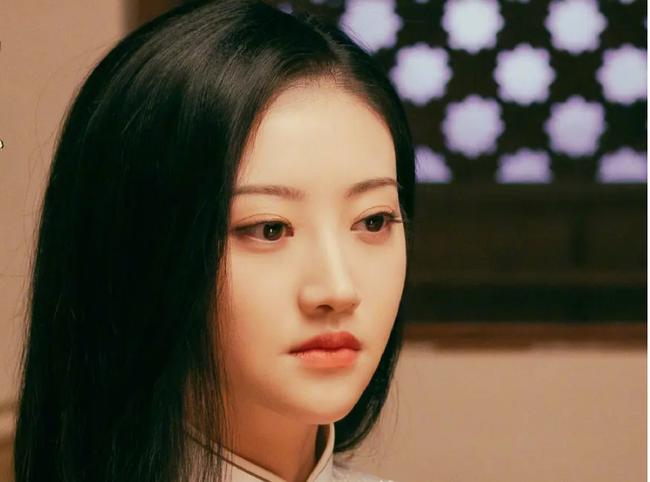 Nhan sắc đệ nhất mỹ nhân Bắc Kinh Cảnh Điềm trong hình chụp trộm-9