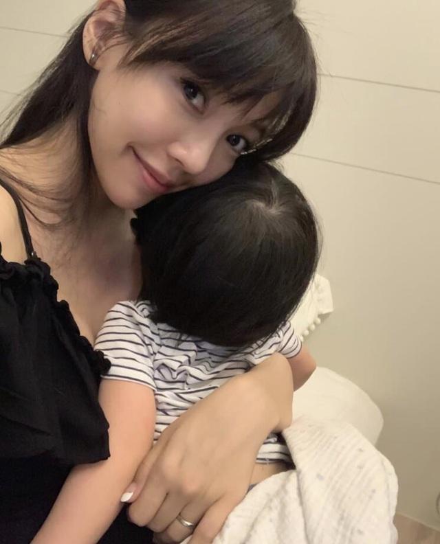 Chân dung người vợ bị Vương Lực Hoành cắm sừng, xem là máy đẻ-9