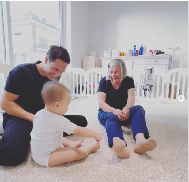 2 con Hồ Ngọc Hà gặp ông bà nội: Phản ứng trái ngược-3