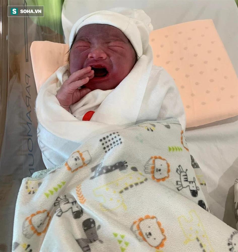 Bé trai chào đời đen như Bao Công, 2 năm sau diện mạo bất ngờ-2