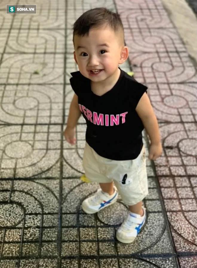 Bé trai chào đời đen như Bao Công, 2 năm sau diện mạo bất ngờ-5