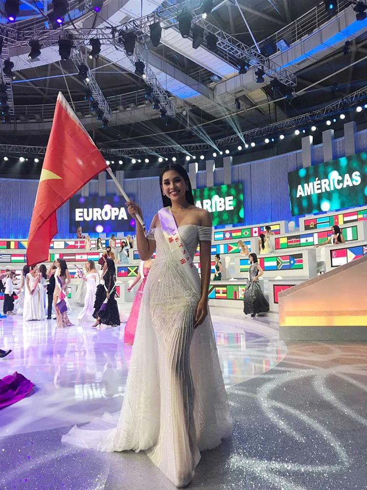 Thùy Tiên là nốt trầm của năm huy hoàng nhan sắc Việt-10