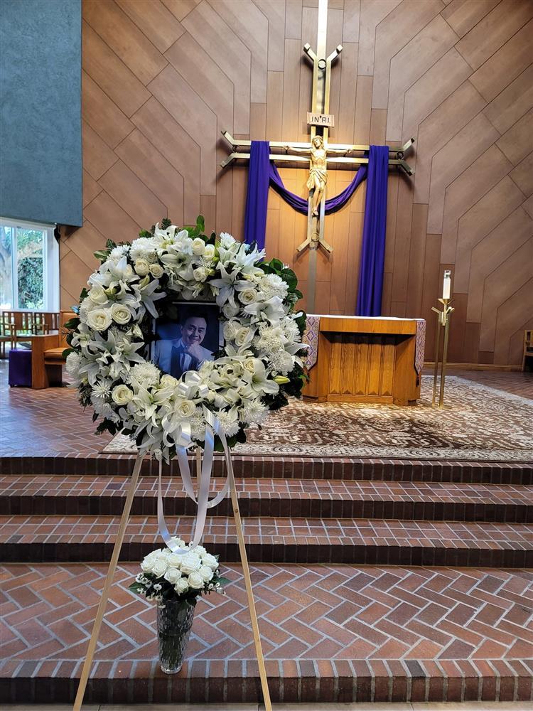 Bà xã Chí Tài khóc nghẹn trong giỗ đầu danh hài ở Mỹ-1