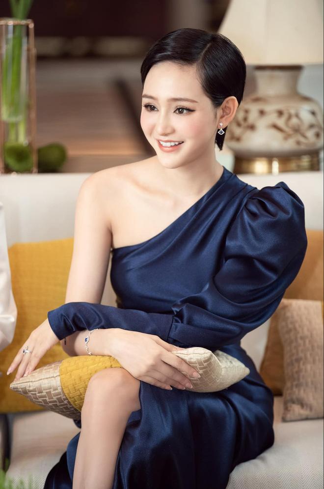 Hiền Hồ gây sốc vì mặt tượng, tay đô khác hẳn hình photoshop-6