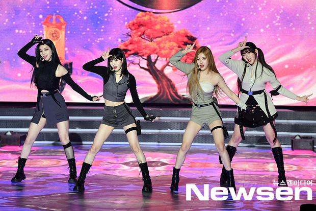Sân khấu 1 khuôn đúc 10: ITZY thì như công như phượng, aespa thì gây thất vọng-2