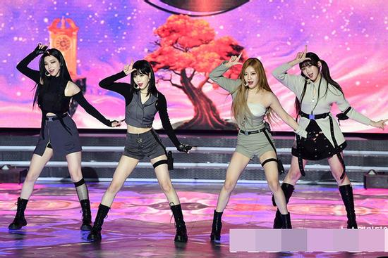 Sân khấu '1 khuôn đúc 10': ITZY thì như công như phượng, aespa thì gây thất vọng