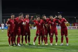 Tấn Trường buồn vì bị 10 đồng đội bỏ quên trận gặp Campuchia