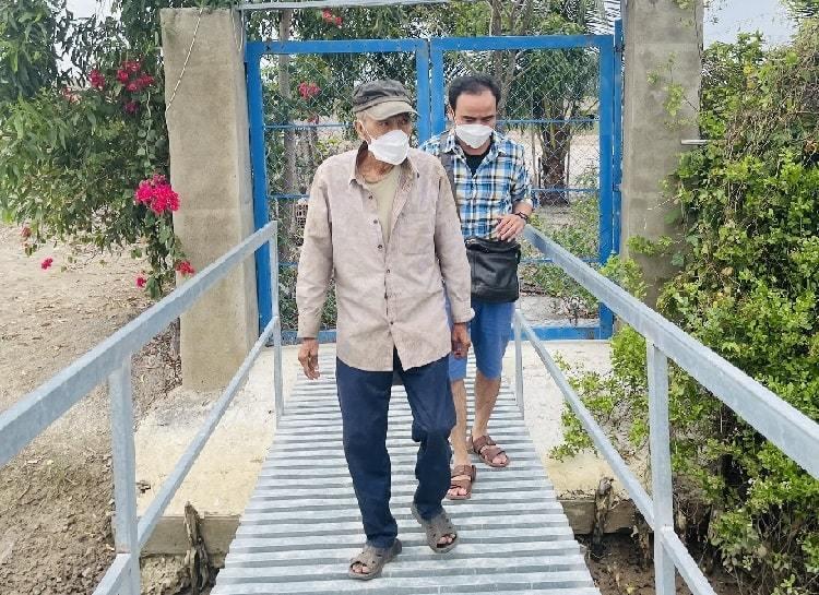 Màn che giấu thân phận của cụ ông hiếp dâm trẻ em trốn nã 15 năm-2