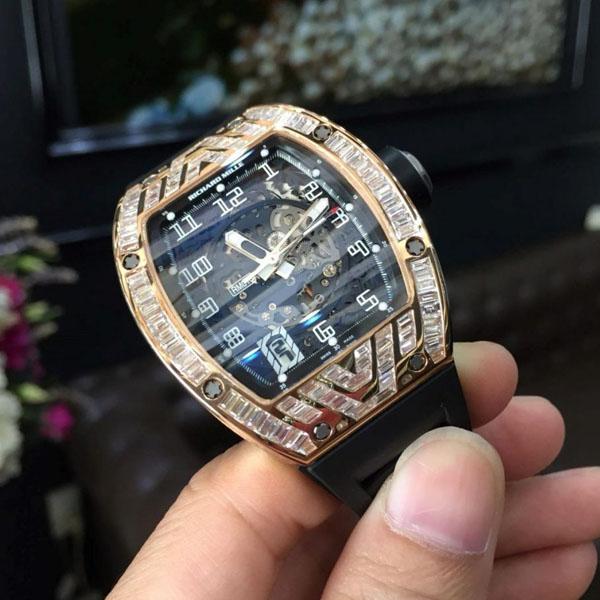 Minh Nhựa mặc chiếc áo bằng cả gia tài một đời của người khác-7