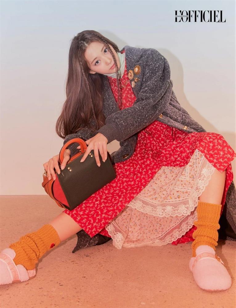 TWICE lên bìa tạp chí: Sana khoe thần thái sang chảnh ăn đứt Tzuyu-2