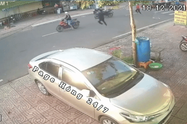 Clip: Bị bắt quả tang ăn trộm, gái xinh thái độ nhơn nhơn sợ gì-2