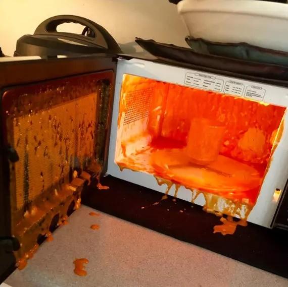 Khi hội ngáo ngơ lần đầu sử dụng lò vi sóng và cái kết-14