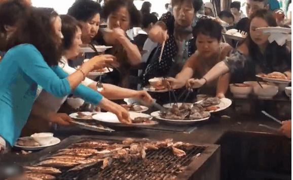 Tại sao các nhà hàng buffet luôn có lãi dù khách ăn nhiều phát sợ?-3