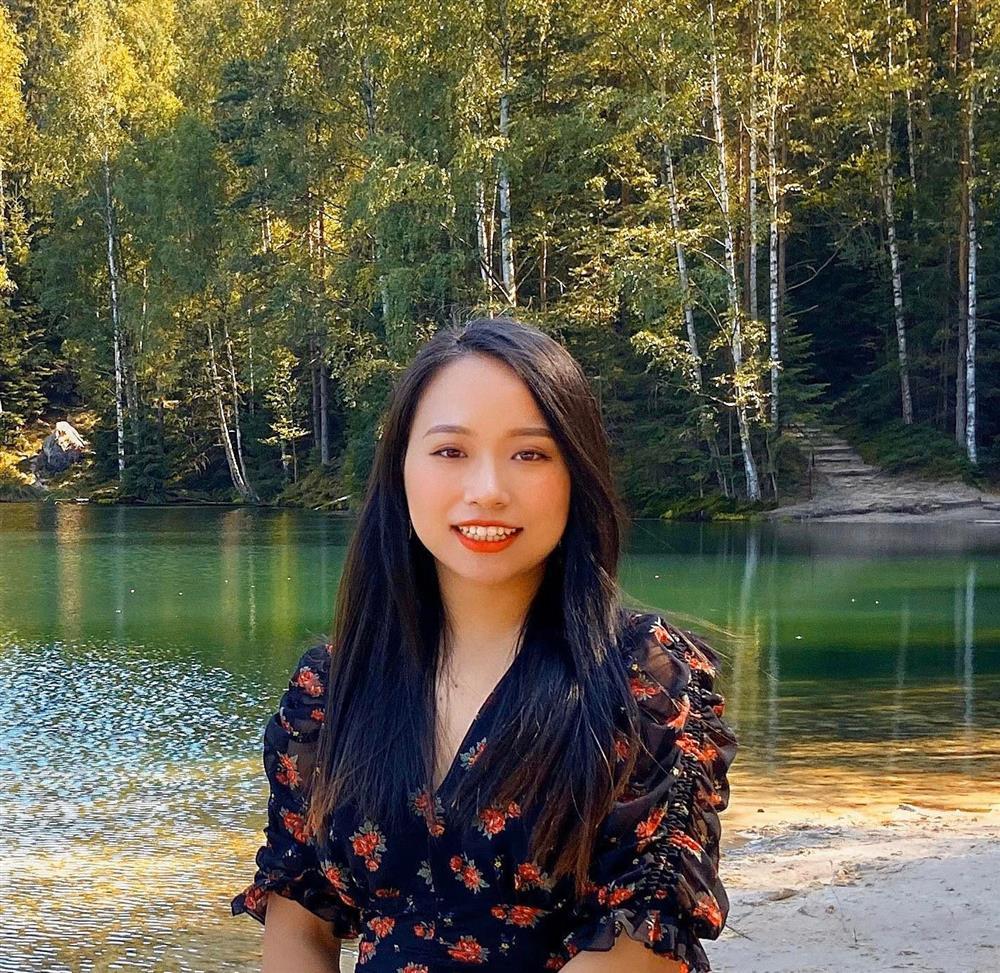 9x xinh đẹp khoe bánh Giáng sinh độc đáo, nhìn không nỡ ăn-1