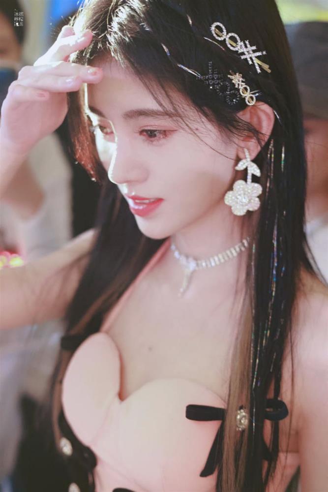 Năm 2021 đáng nhớ với những tạo hình đẹp nức nở của Cúc Tịnh Y-6