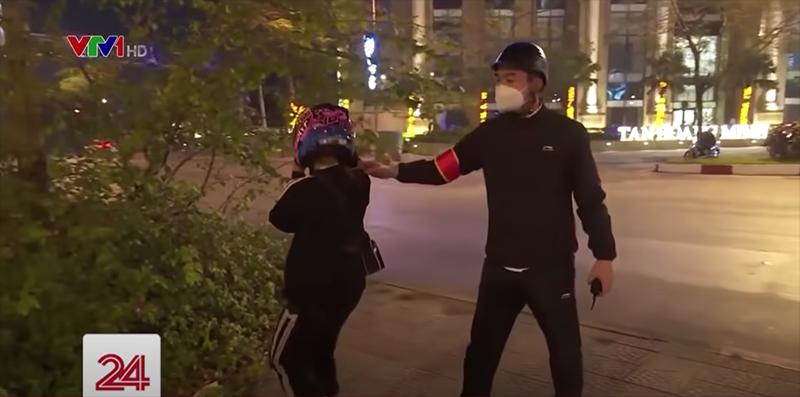 Nữ quái xế trong phóng sự VTV: Idol tóp tóp, hành vi phản cảm-1