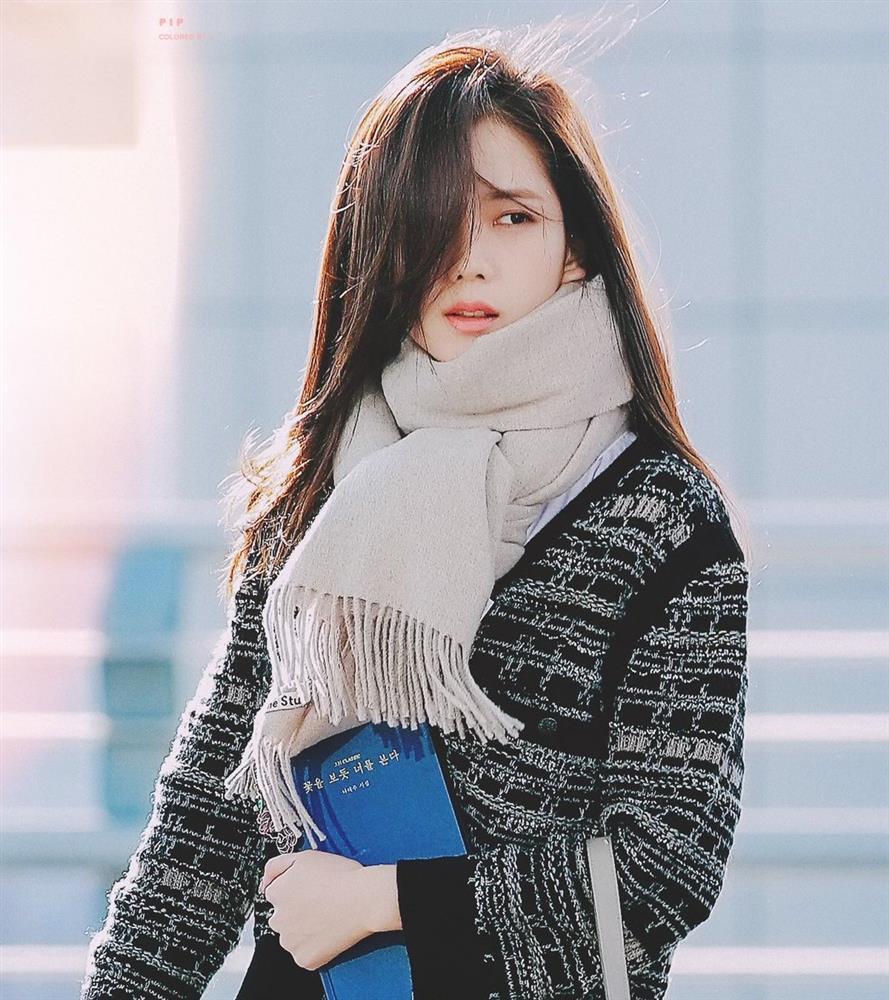 Sao Hàn mix khăn: Ai cũng ấm áp riêng Lisa kín trên hở dưới-6